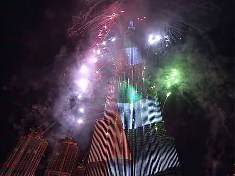 Burj Khalifa fireworks ring in 2020.