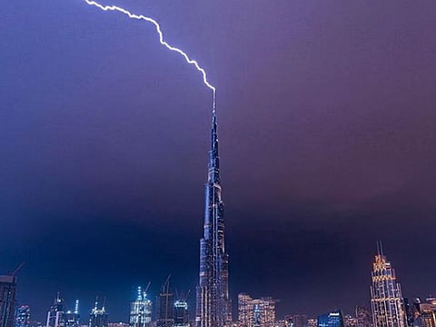 Shaikh Hamdan captures lightning in Dubai