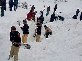 Death toll rises to at least 100 after Pakistan snow, avalanches