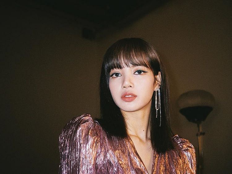 BlackPink's Lisa 1-1580624794257