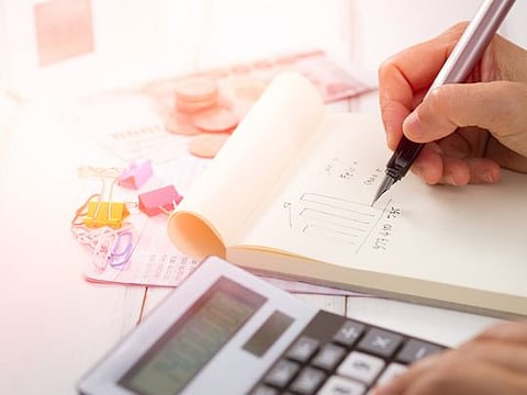 It is easier for new expats to manage their budgets in the UAE compared to moving to a city that has fluctuating currency levels.
