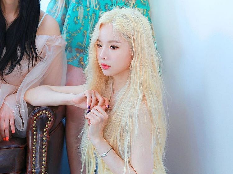 EXID's Solji 3-1581228493890