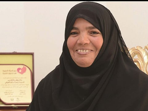 Omani mother travels to distant villages to spread education”