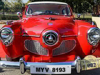 Vintage cars from around the world gather at India Gate