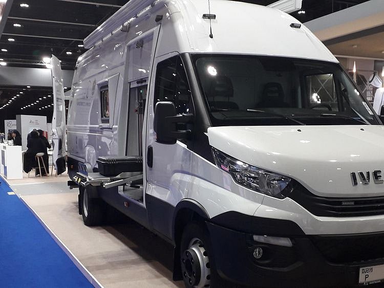 NAT 200223 CUSTOM MOBILE VAN-1582464499542