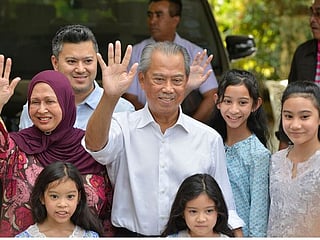 Malaysia’s Mahathir out as PM as rival wins power