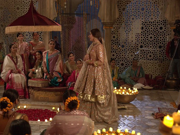 Mahira Khan and others on the set of 'Dua e Reem' — Photos by Zohaib 2-1583747771539