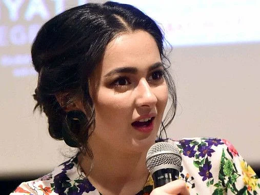 TAB Hania Aamir-1583750700618