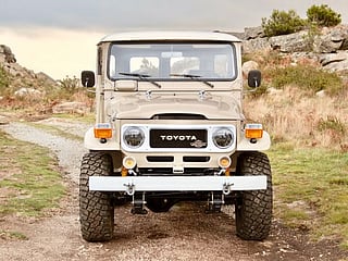 This stunning 1982 Toyota has a 5.7-litre V8 engine!