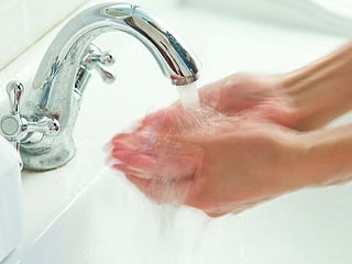 Gulf News does the 'SAFE HANDS' challenge