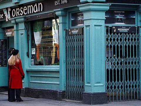 Photos: UK shuts down social life amid coronavirus