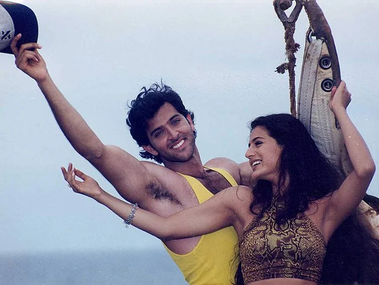 Hrithik Roshan and Ameesha Patel in Kaho Naa... Pyaar Hai (2000)-1584444400777