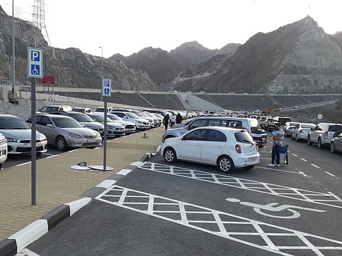 The normally not-so-busy Rafisa Dam was full of visitors last Friday. 