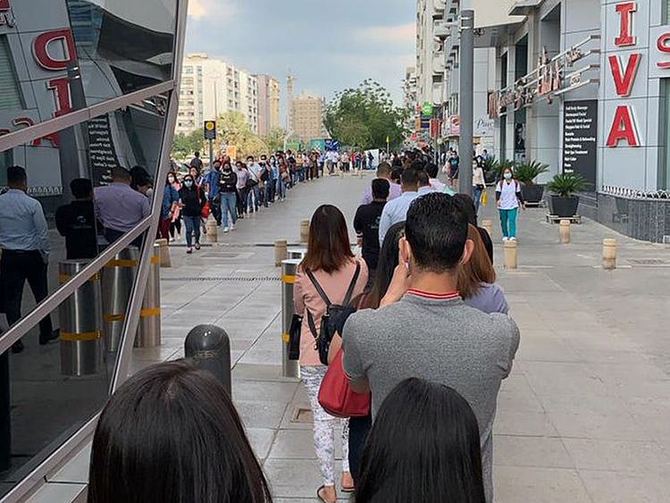 Dubai metro social distancing