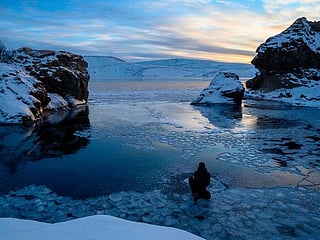 Why are Icelanders skipping hot springs for ice baths