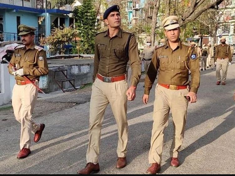 Ajay Thakur was seen performing police duty in Himachal Pradesh