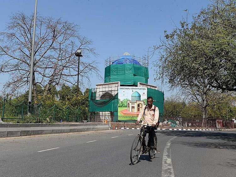 India man cycles lockdown