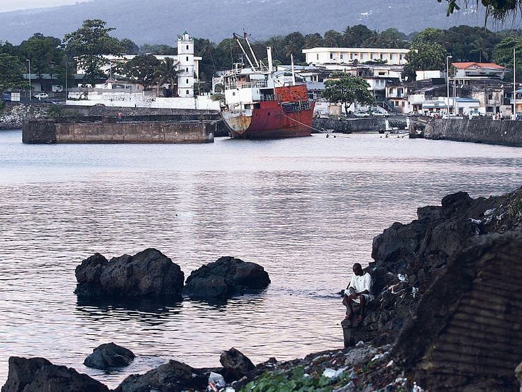 REG 200331 comoros island 4434-1585661286291