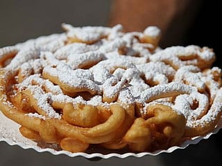 What is a funnel cake and how to make it at home?