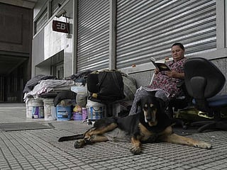 Buenos Aires homeless stuck on the streets during COVID-19 lockdown