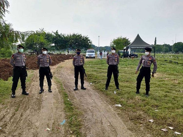 Indonesia police cemetery