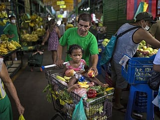 Desperate hunt for food by Peru's poor amid coranavirus quarantine