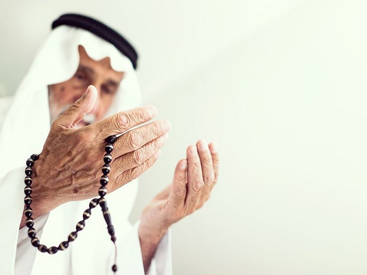 OPN 200417 PRAYING-1587108481067
