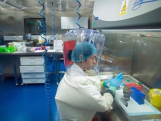Coronavirus: Trump officials are said to press spies to link COVID-19 and Wuhan labs