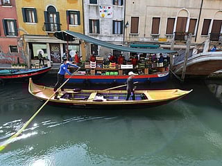 Food delivery by gondola to Venice's elderly and vulnerable