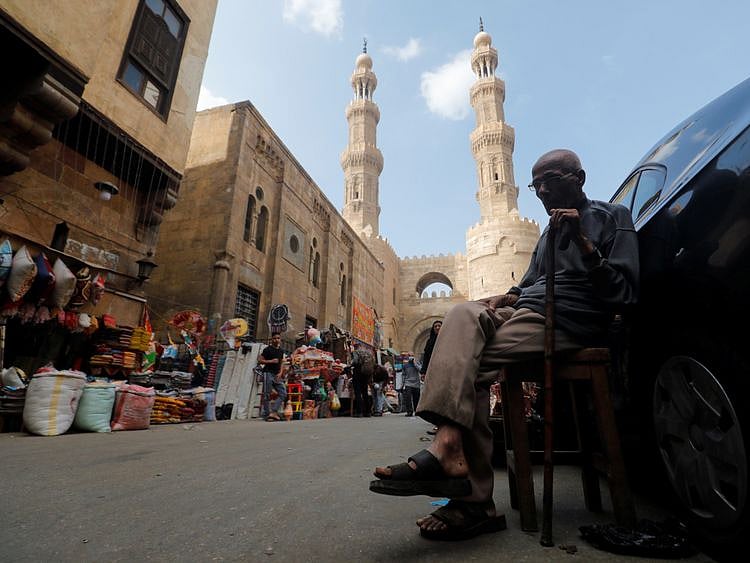 Copy of 2020-04-16T202811Z_1035114863_RC2W5G9AY1WC_RTRMADP_3_HEALTH-CORONAVIRUS-EGYPT-RAMADAN-1587366306574