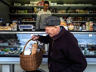 Travelling grocer brings supplies to French villages