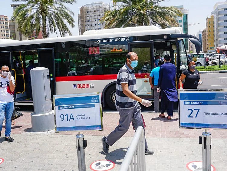 WEB 200426 DUBAI METRO BUS AND PARKING222-1587917957318