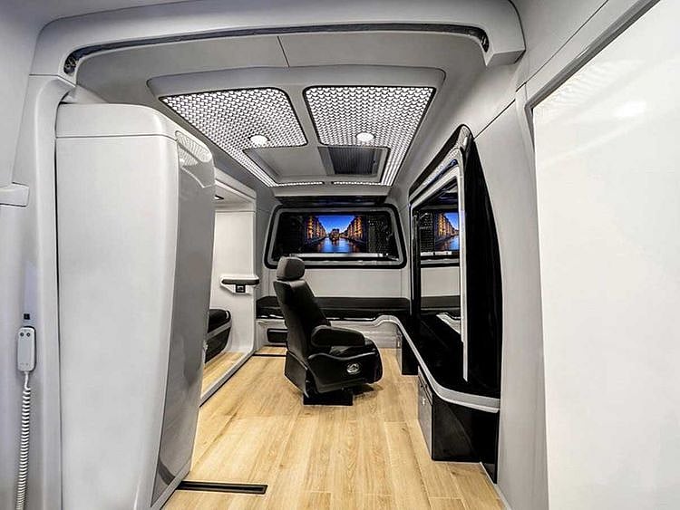 Vanity van Bollywood police India 