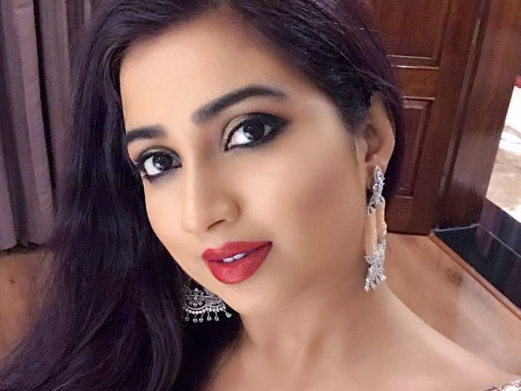 TAB 200502 Shreya Ghoshal-1588407258497
