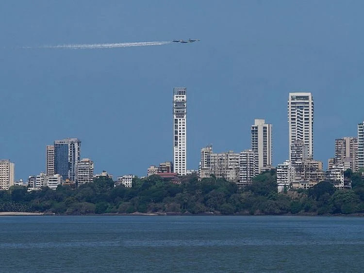 Copy of 2020-05-03T085030Z_1699716535_RC2WGG9CLBUN_RTRMADP_3_HEALTH-CORONAVIRUS-INDIA-FLYPAST-1588498973536