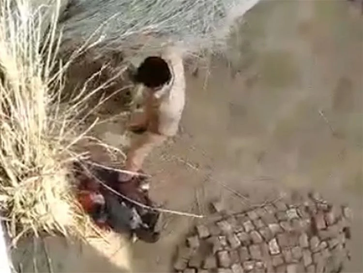 Cops beat man in India