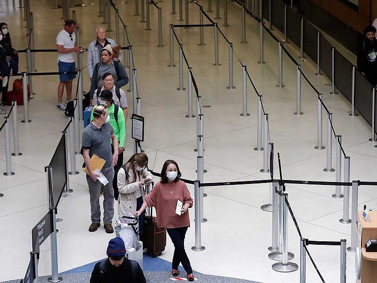 Airport passengers 