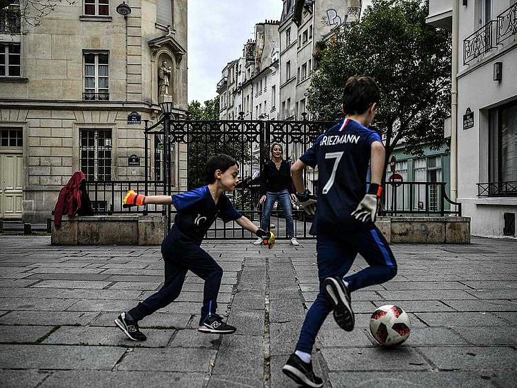 France Paris football lockdown
