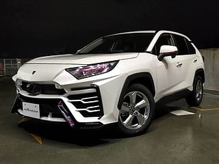 Look! Toyota RAV4 converted into a Lamborghini Urus!
