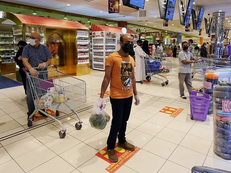 Copy of 2020-05-02T193335Z_464167236_RC2JGG9V90MN_RTRMADP_3_HEALTH-CORONAVIRUS-RAMADAN-SAUDI-MALLS-1588752325916