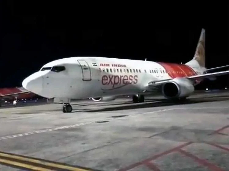 Air india Express aircraft lands in Kerala