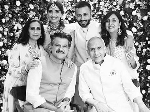 Sonam Kapoor, Kangana Ranaut  say 'Happy Mother's Day'