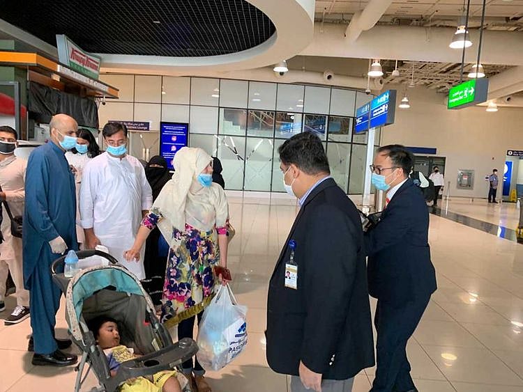Pak passengers
