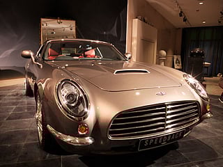 Aston Martin to cut 20% jobs, sell F1 branding rights 