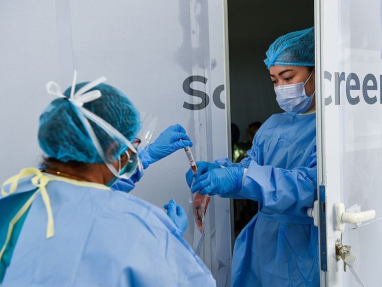 COVID-19 in UAE ; swab test, 