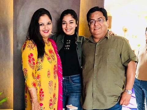 Alvira Khan with her parents 