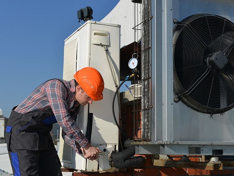BUS building maintenance work1-1590919543178