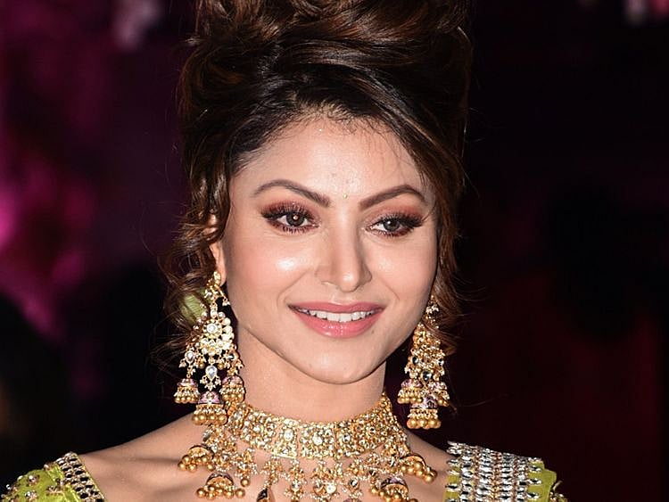TAB Urvashi Rautela-1590916837398