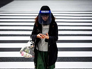 Japan city aims to ban phone use while walking