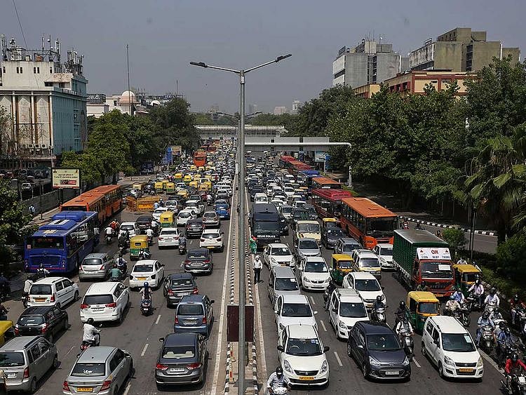 Delhi traffic India borders